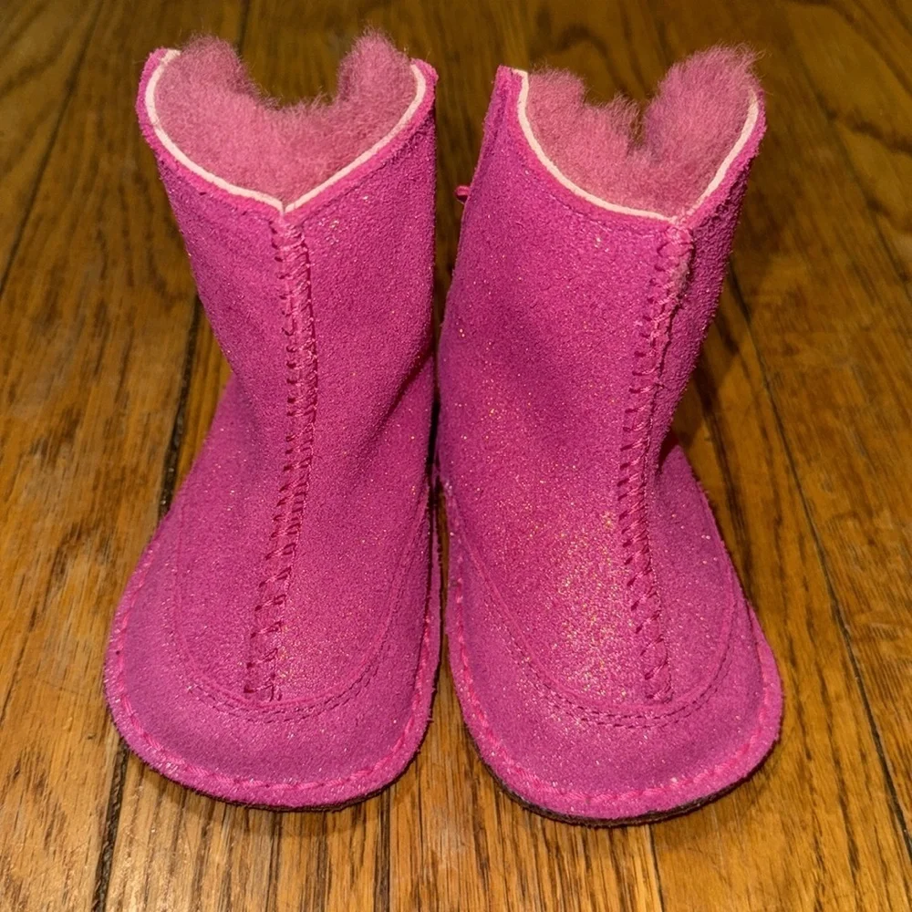 NEW UGG Fuchsia baby boo Glitter pink infant booties lamb fur 6-12m